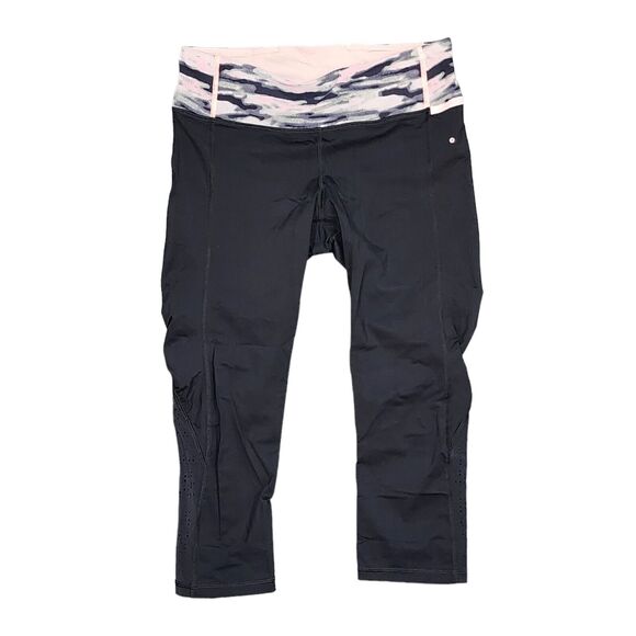 lululemon athletica Pants - Lululemon Water Bound Crop 19" Black Wamo Camo Barely Pink Size 6